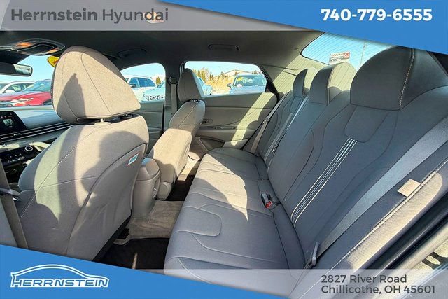 Used 2024 Hyundai Elantra SEL image 22