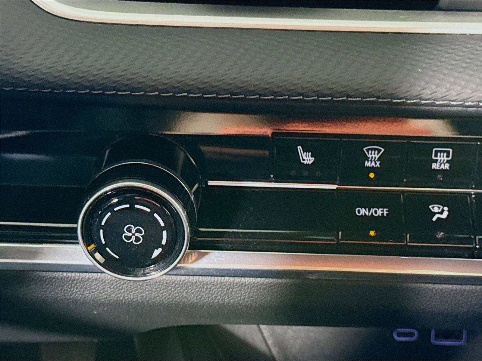 Used 2025 Chevrolet Equinox LT image 14