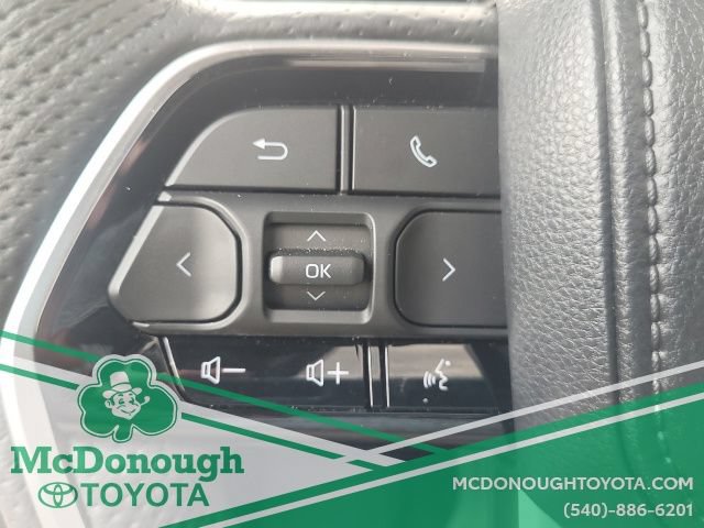 Used 2024 Toyota Sequoia Platinum AWD/4WD image 32