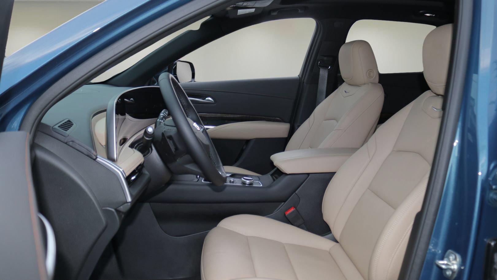 Certified 2025 Cadillac XT4 Premium Luxury FWD image 12