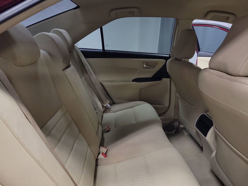 Used 2016 Toyota Camry LE image 20