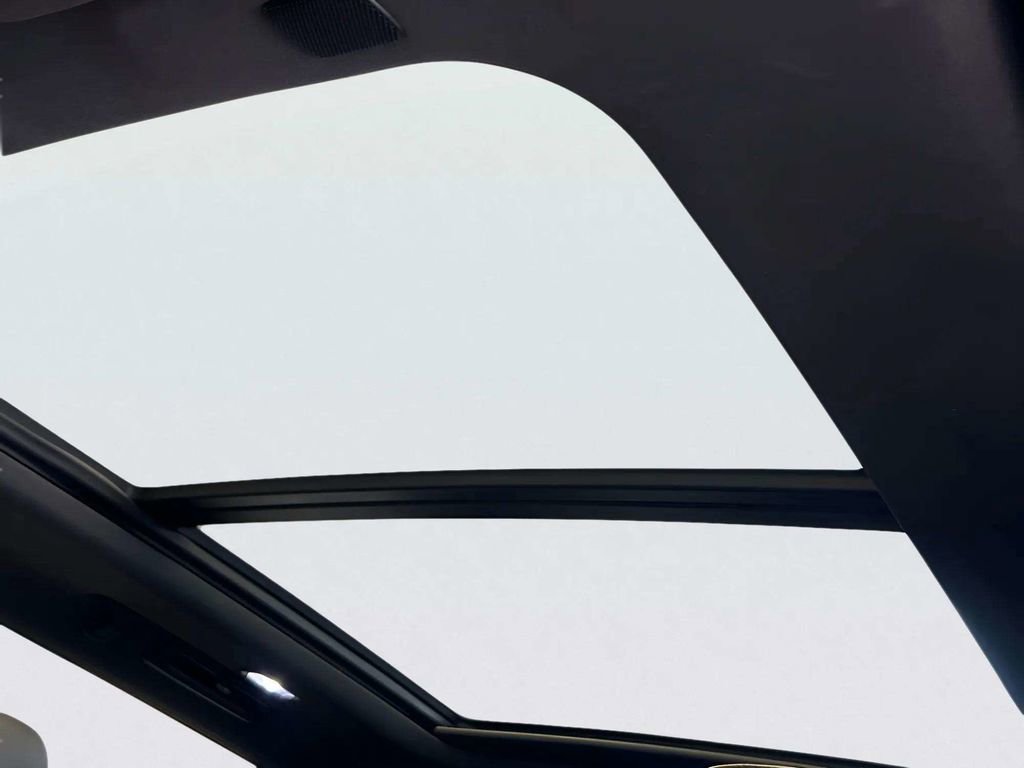 Used 2021 Chevrolet Tahoe Z71 image 17