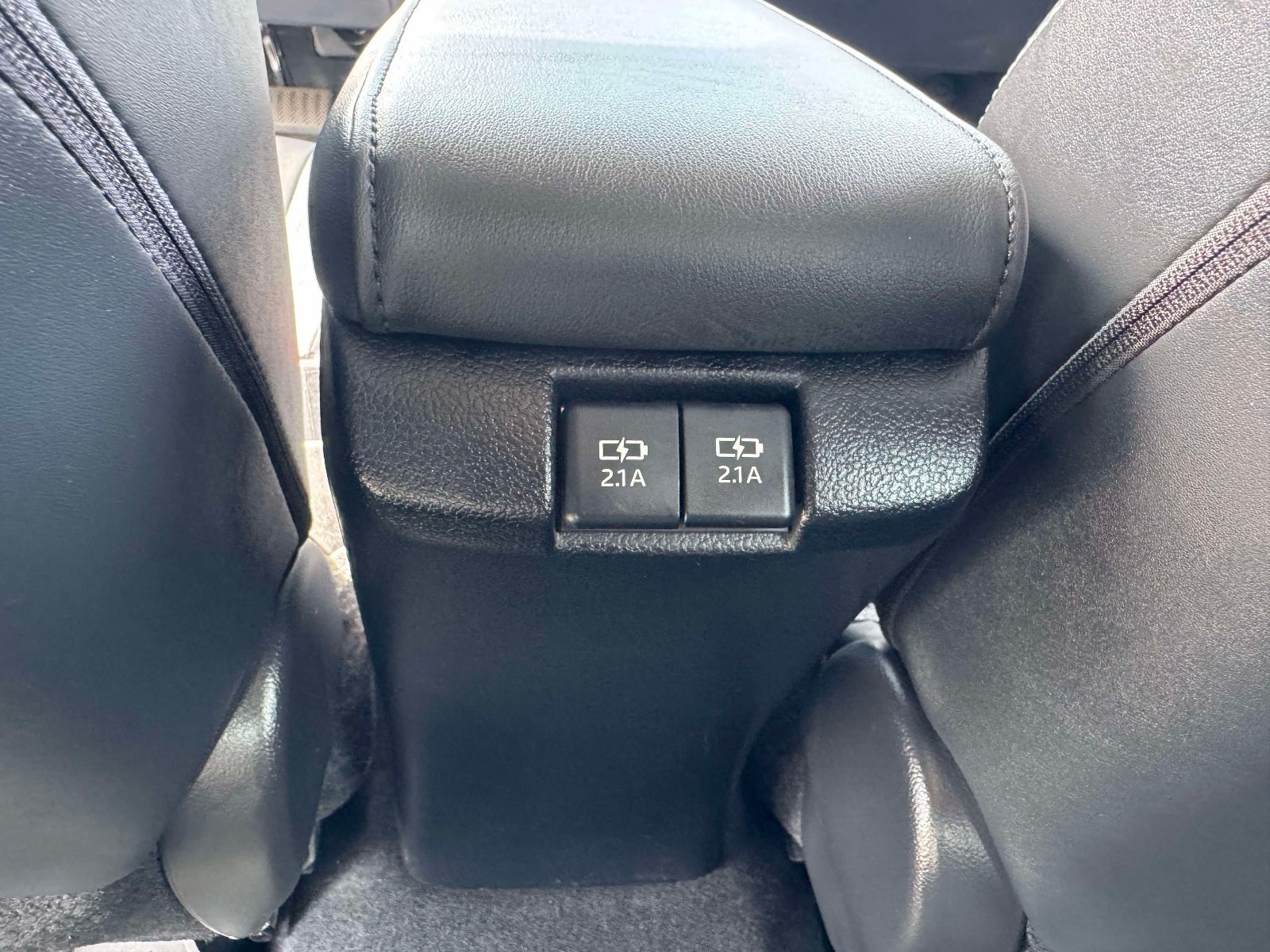 Certified 2021 Toyota Prius Prime Limited FWD image 25