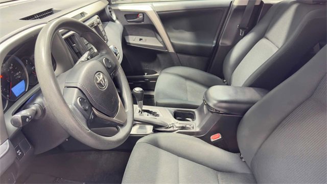 Used 2016 Toyota RAV4 LE image 19