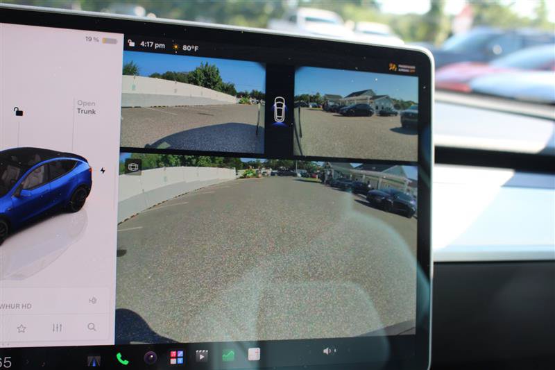 Used 2023 Tesla Model Y Performance AWD/4WD image 16