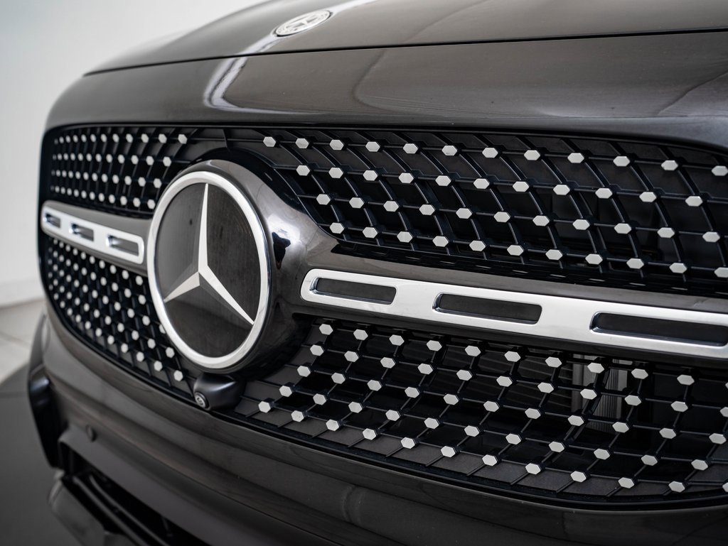Used 2024 Mercedes-Benz GLB 250 4MATIC image 3