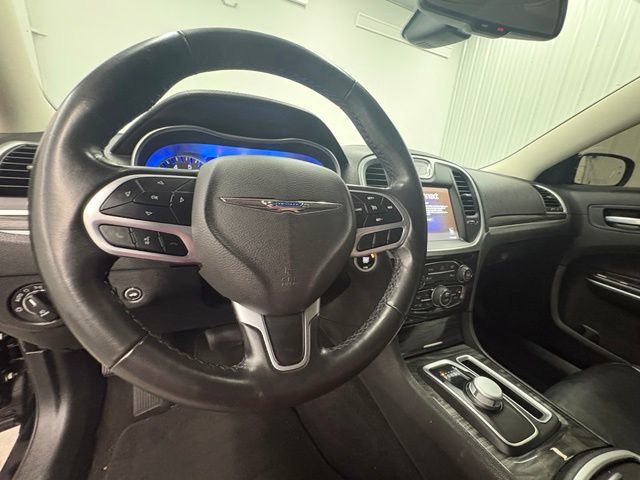 Used 2022 Chrysler 300 Touring L RWD image 18