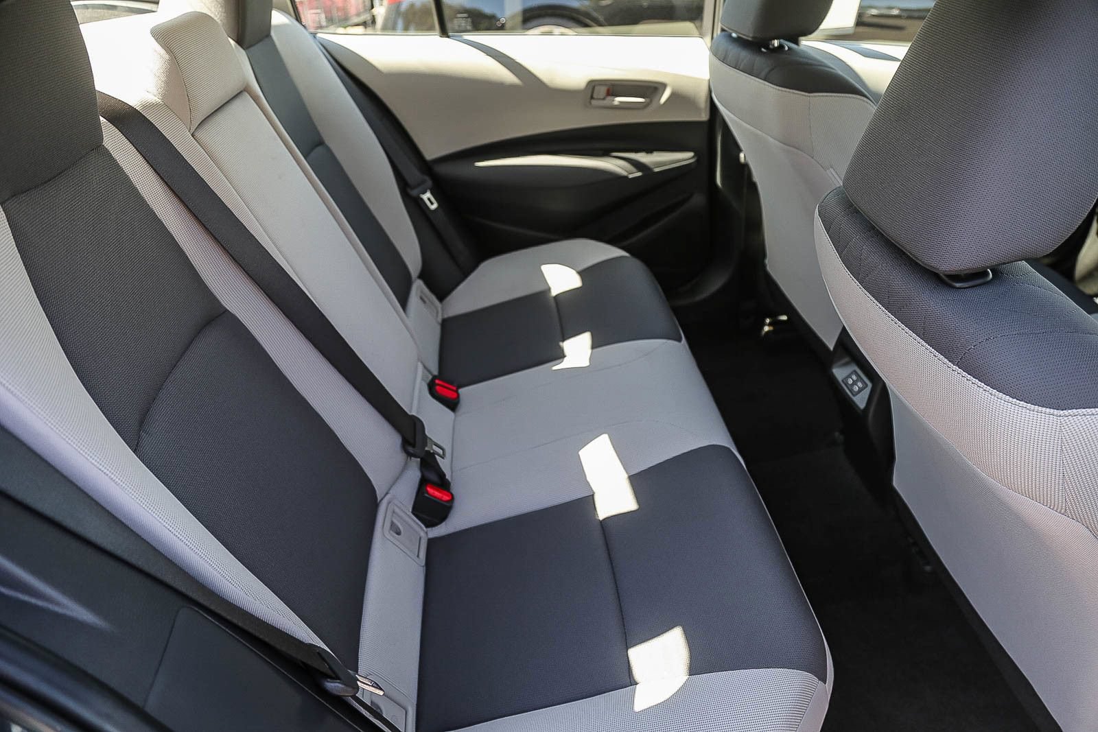 Used 2026 Toyota Corolla LE FWD image 15