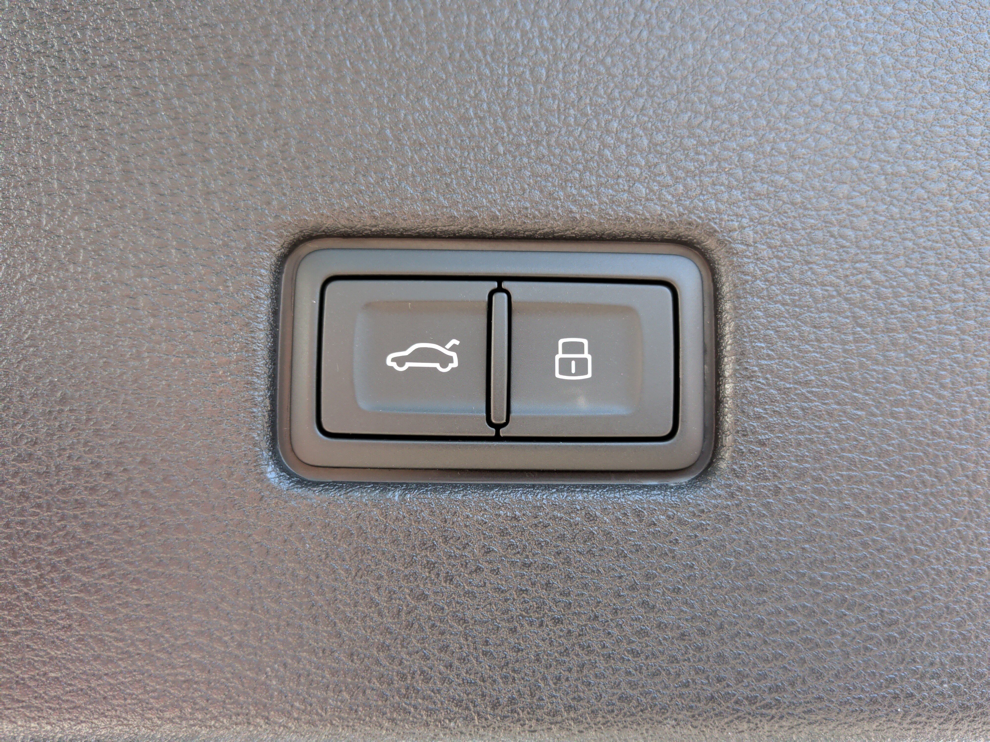 Used 2024 Audi Q8 Premium Plus w/ Premium Plus Package image 42