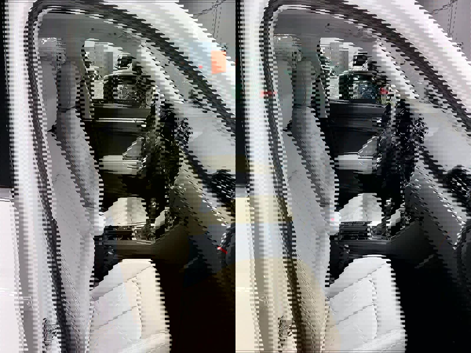 Certified 2025 Audi Q3 2.0T Premium image 9