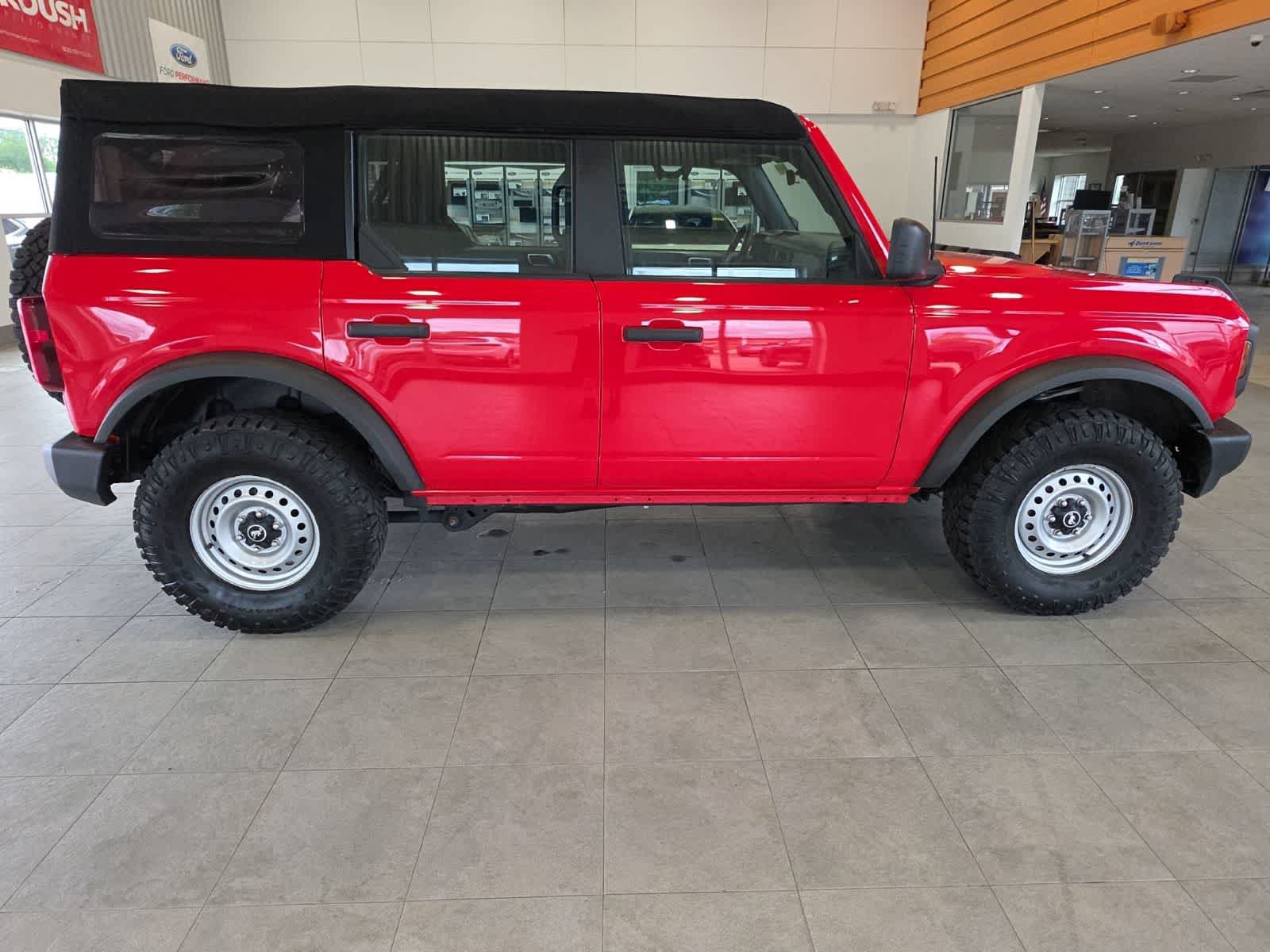 Used 2023 Ford Bronco 4-Door AWD/4WD image 6