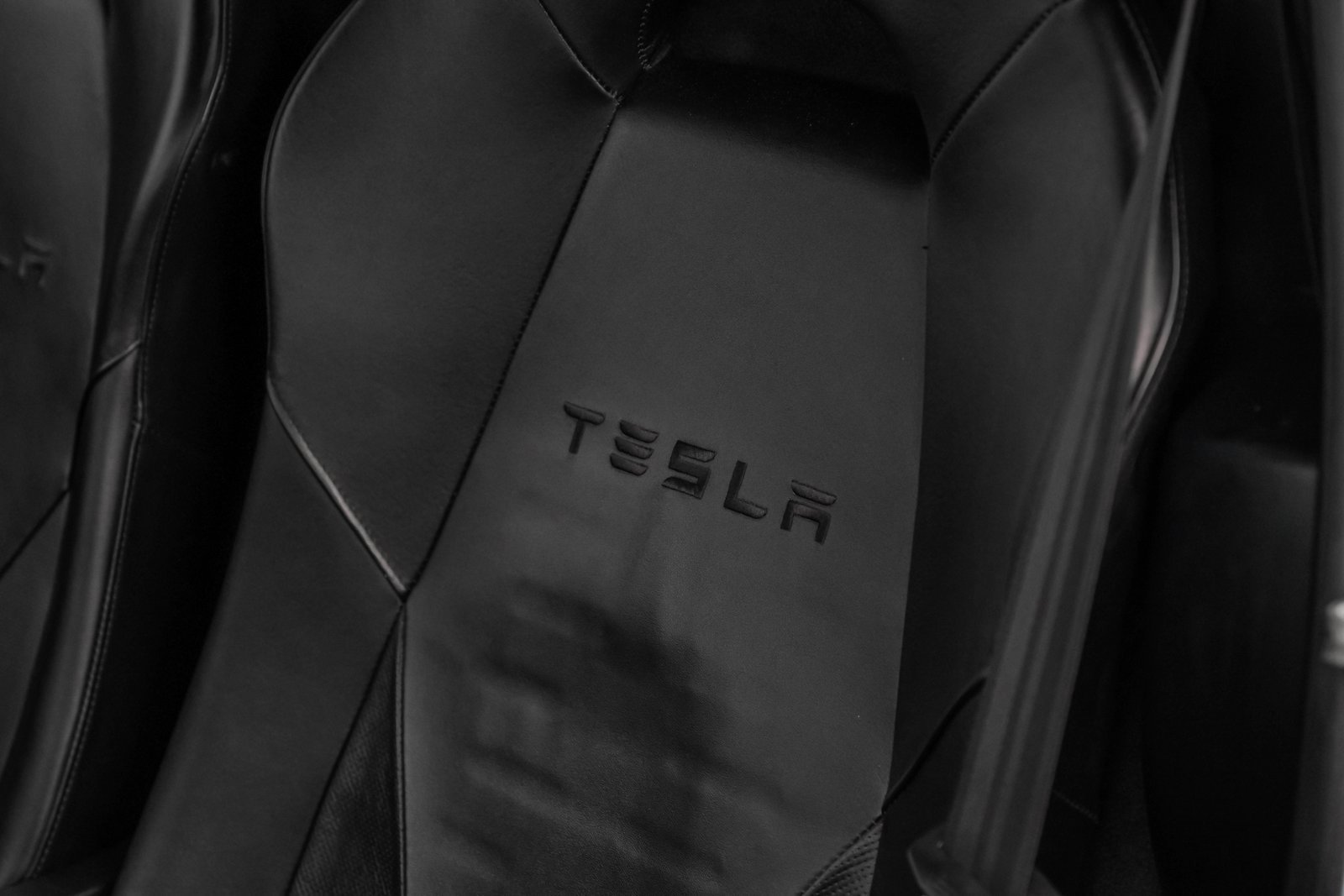Used 2010 Tesla Roadster image 29