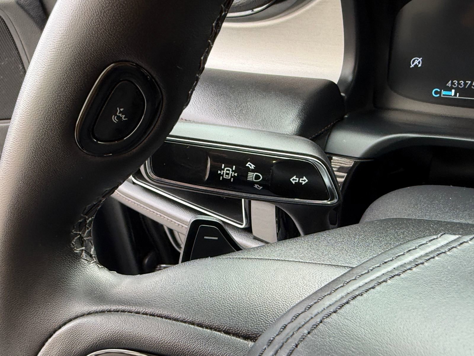 Certified 2023 Lincoln Aviator AWD w/ Premium Package image 40