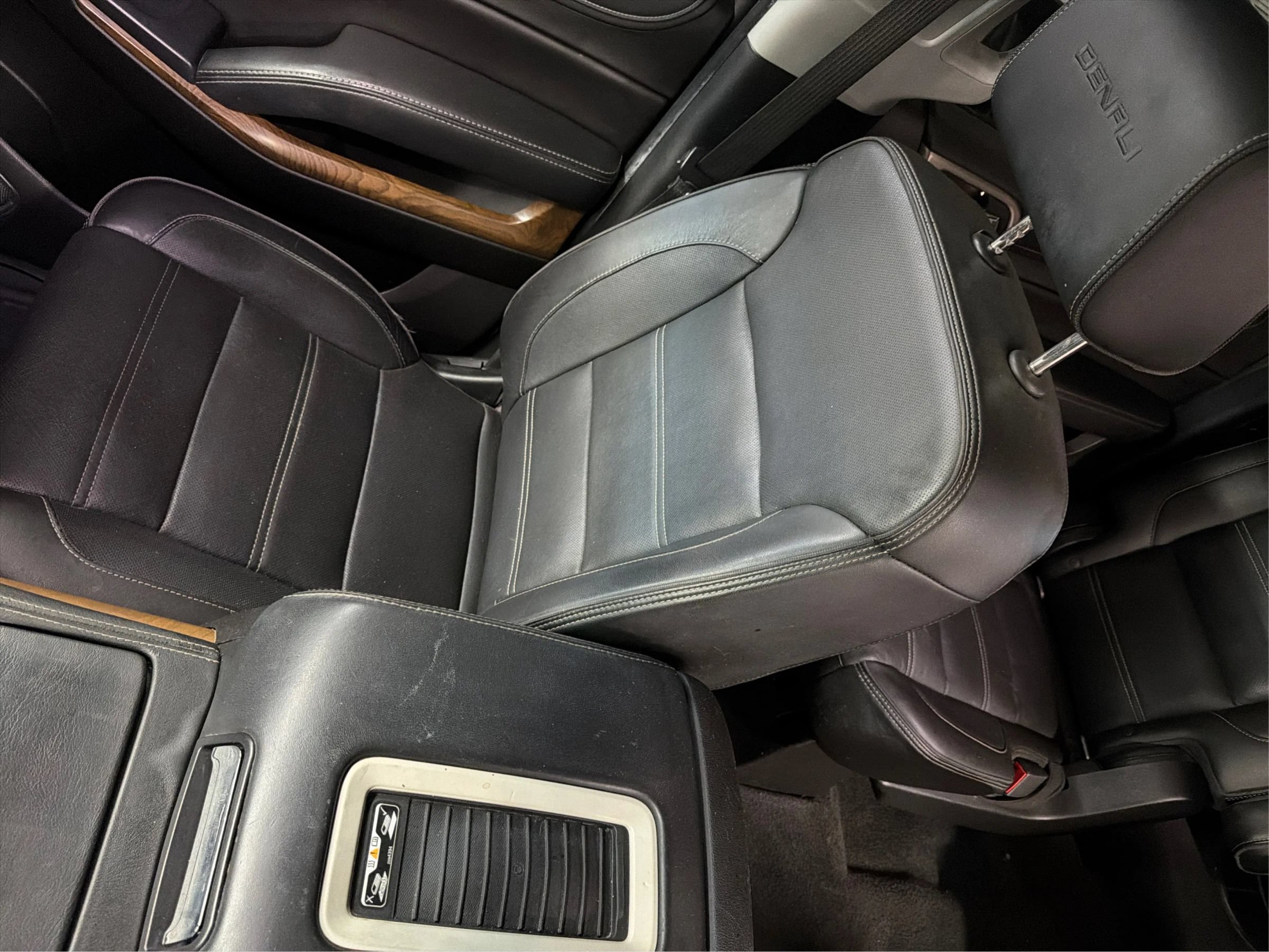 Used 2019 GMC Yukon XL Denali w/ Denali Ultimate Package RWD image 17