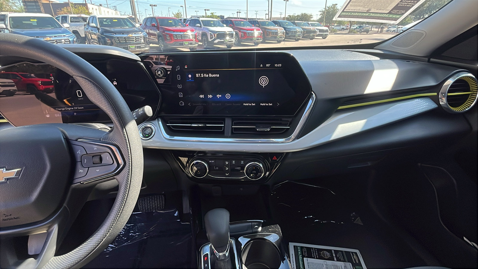 Used 2025 Chevrolet Trax LT FWD image 19