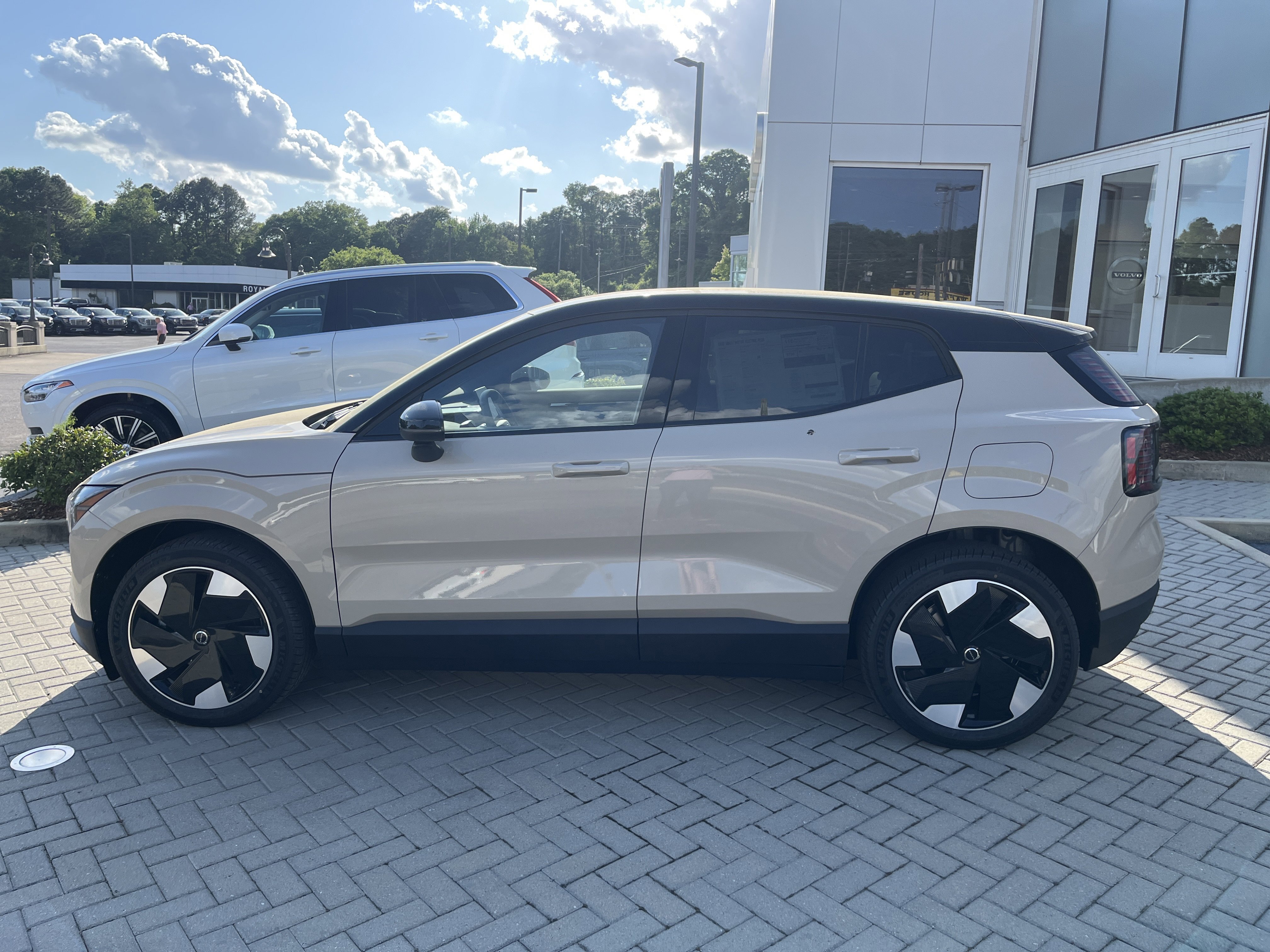 New 2026 Volvo EX30 Plus w/ Climate Package RWD image 2