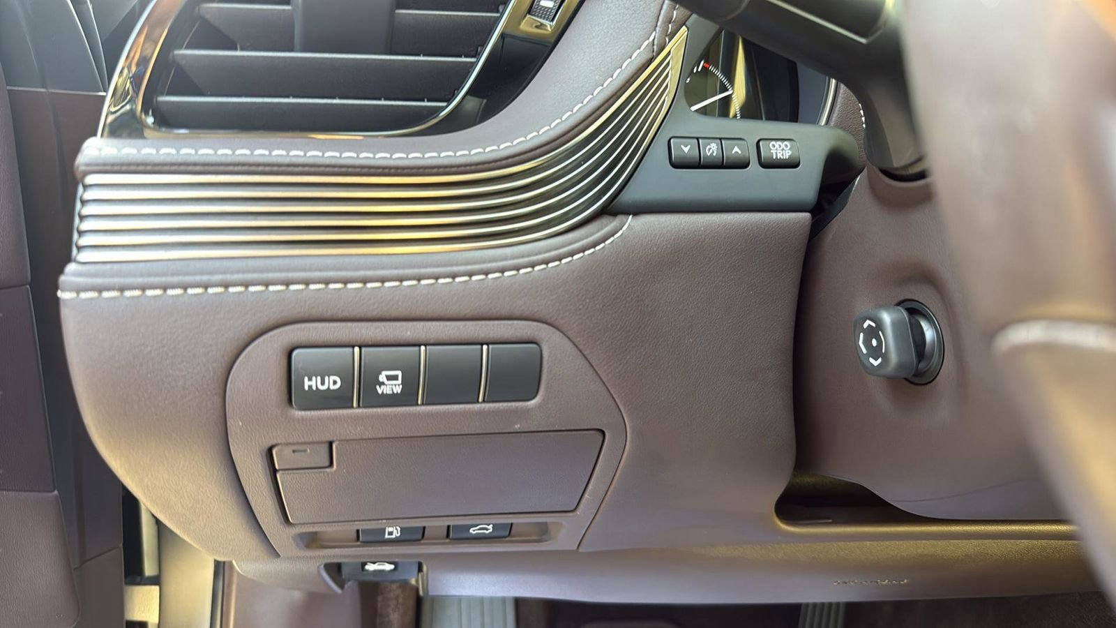 Used 2018 Lexus LS 500 w/ Luxury Package image 18