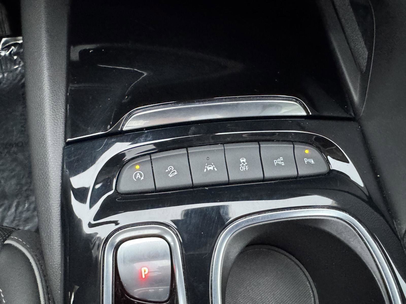 Used 2022 Buick Envision Avenir w/ Technology Package II image 22