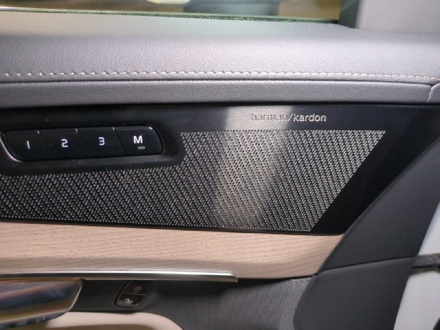 New 2026 Volvo XC90 B6 Ultra w/ Protection Package AWD/4WD image 25