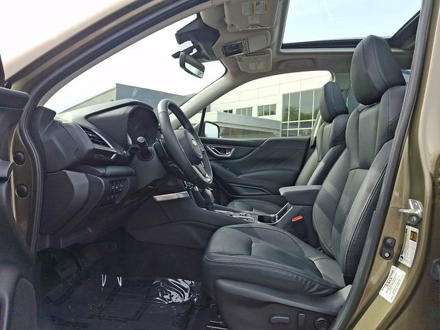 Certified 2023 Subaru Forester Touring AWD/4WD image 14