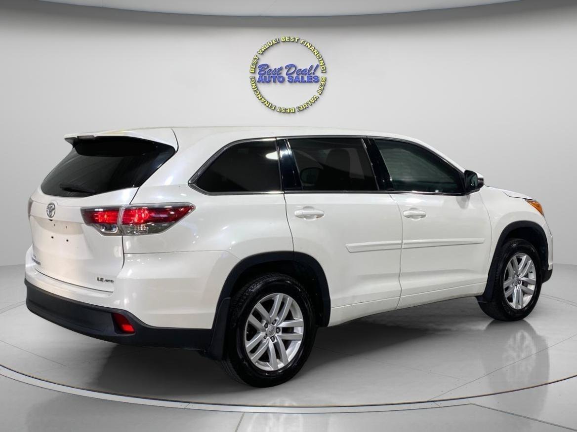 Used 2014 Toyota Highlander LE AWD/4WD image 5