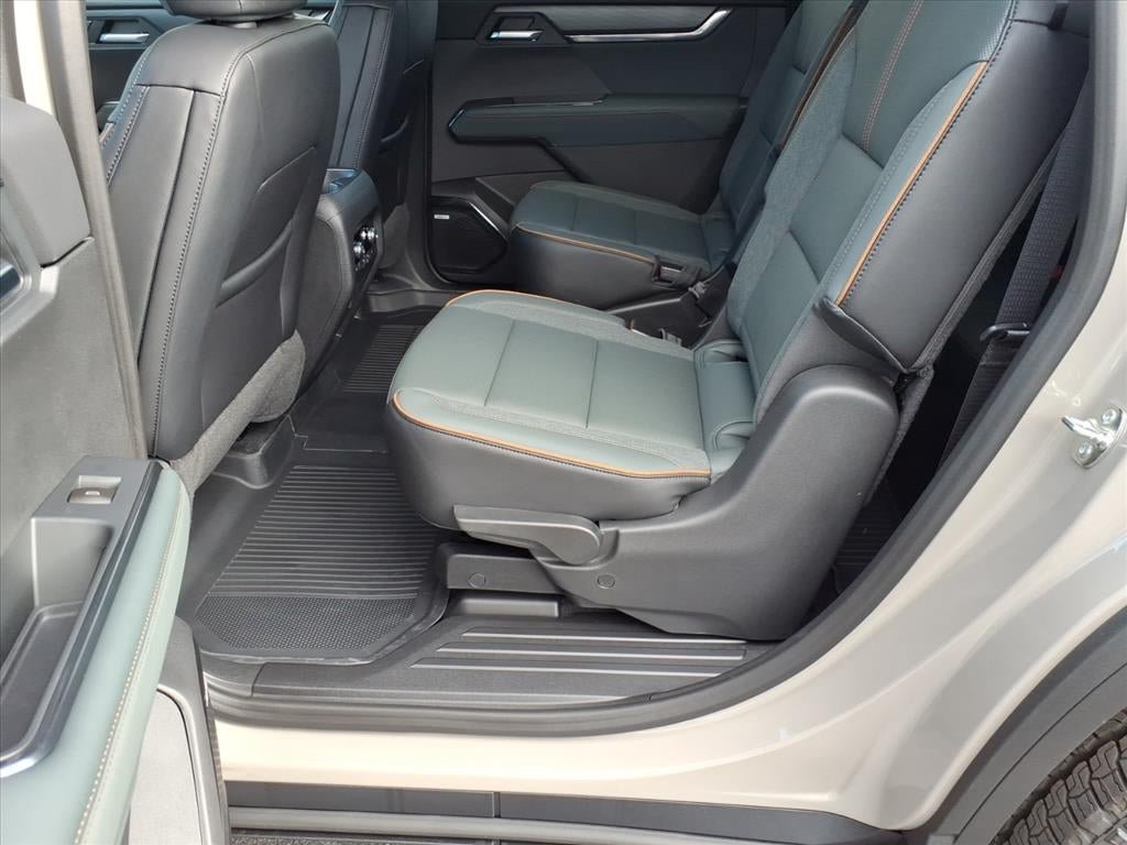 New 2026 GMC Acadia AT4 w/ Luxury Package AWD/4WD image 14