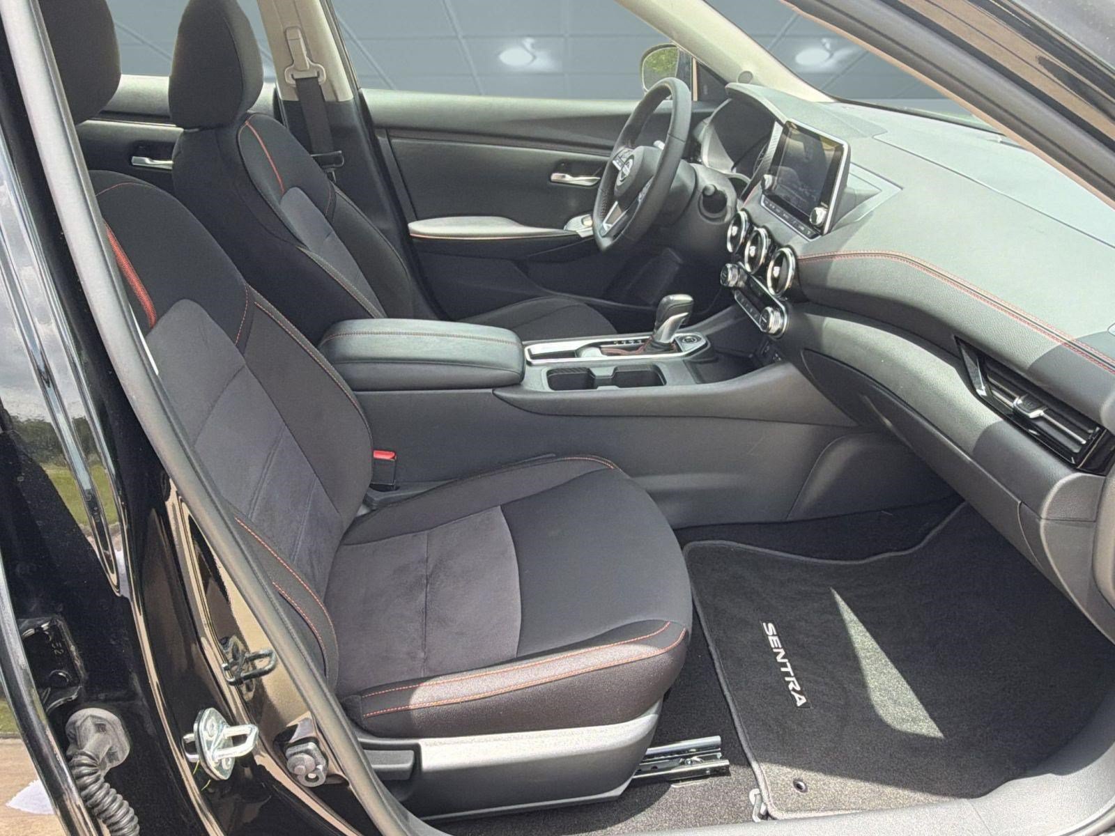 Used 2025 Nissan Sentra SR w/ Midnight Edition FWD image 23
