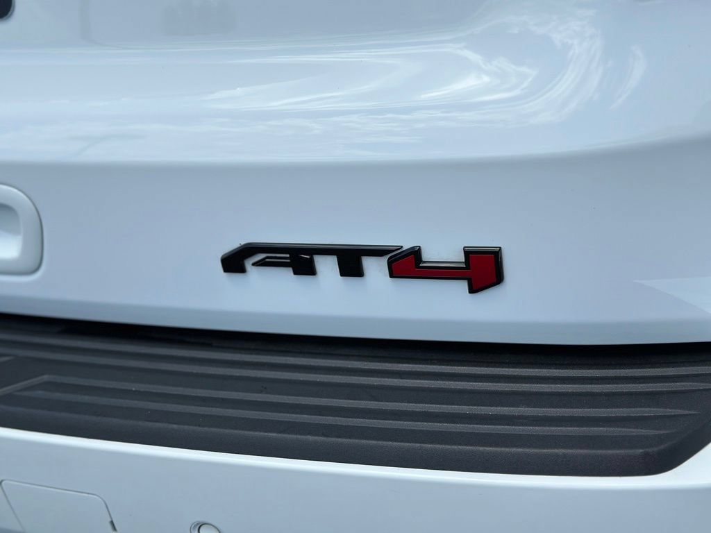 Certified 2025 GMC Yukon AT4 w/ AT4 Premium Package AWD/4WD image 46