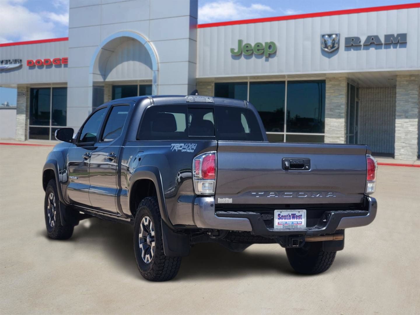 Used 2020 Toyota Tacoma TRD Off-Road w/ Technology Package AWD/4WD image 4