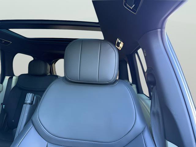 Certified 2023 Land Rover Range Rover SE image 14