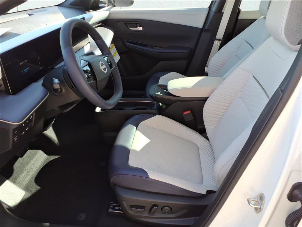 New 2026 Nissan Leaf Platinum+ FWD image 16