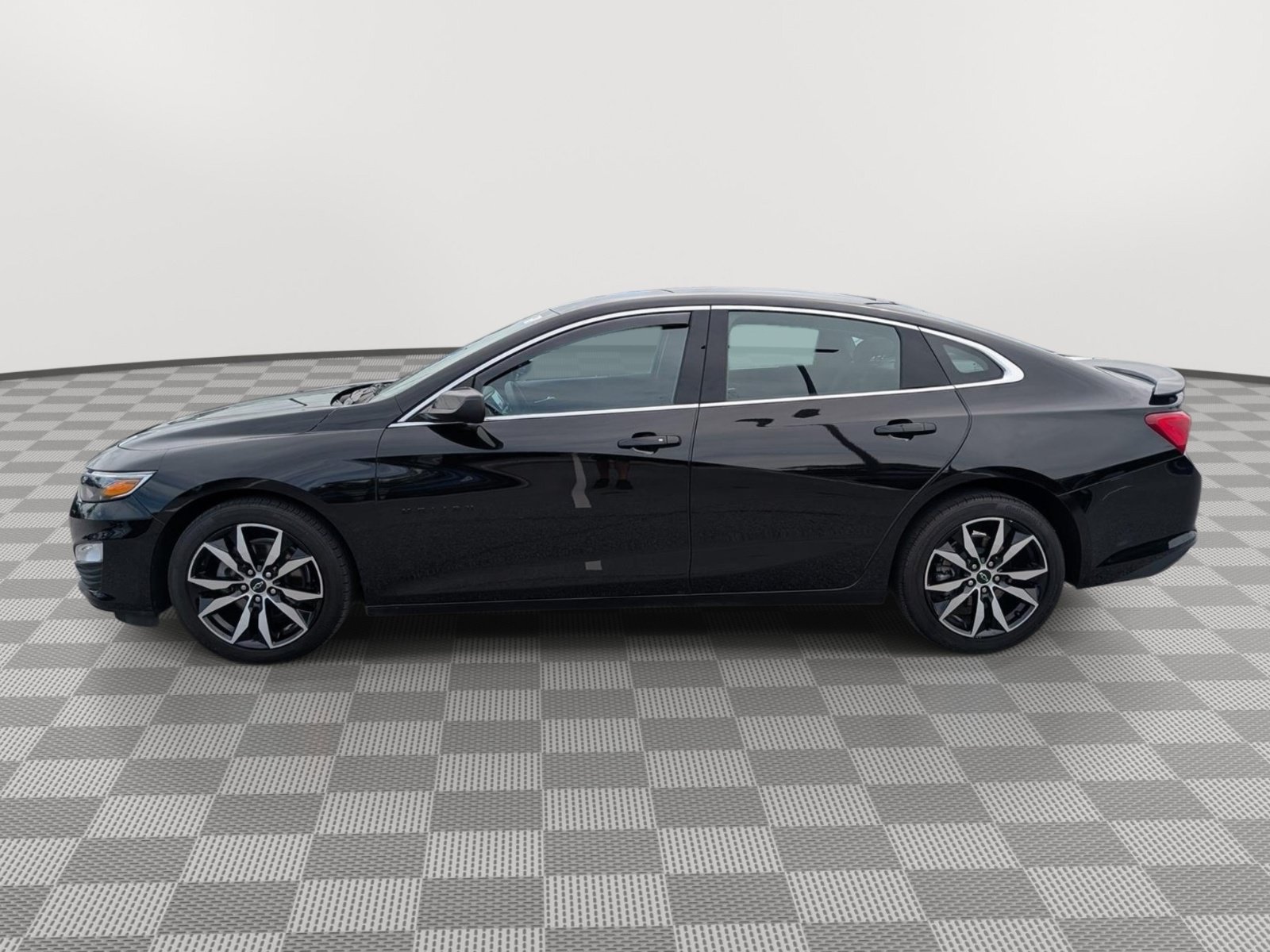 Used 2024 Chevrolet Malibu RS FWD image 2