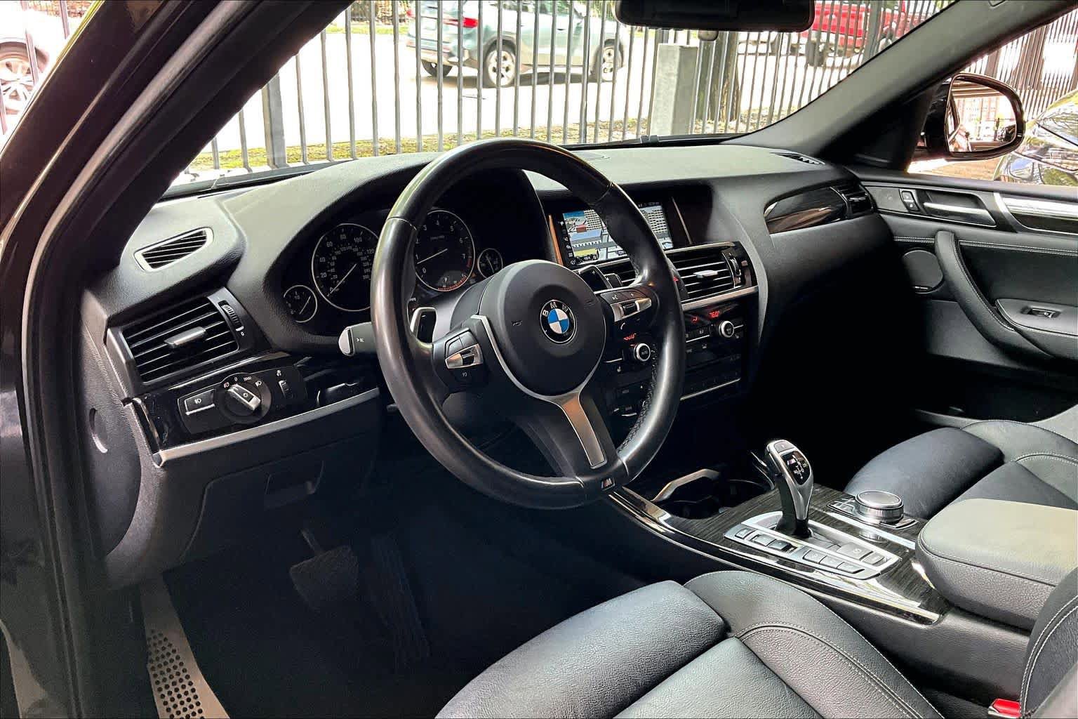 Used 2018 BMW X4 M40i image 17