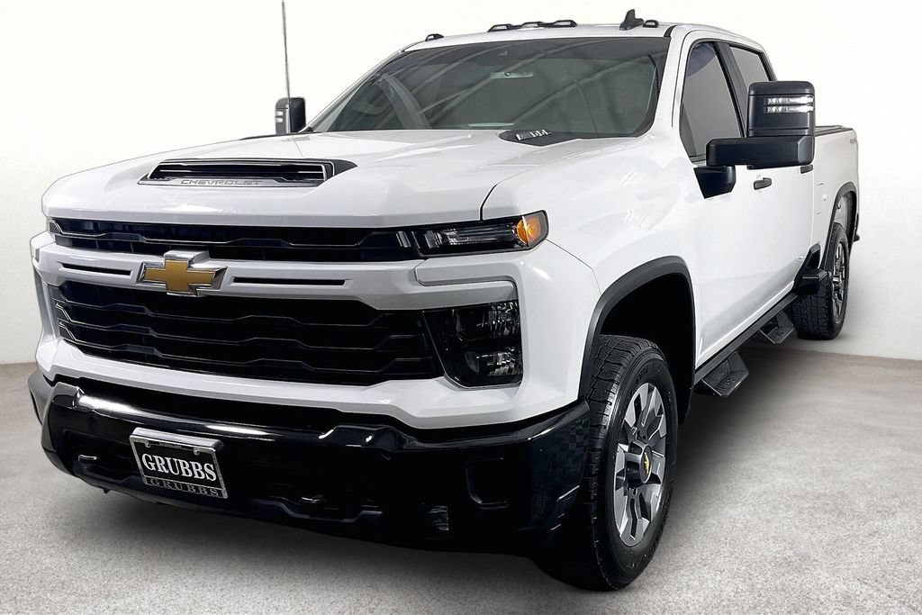 Used 2024 Chevrolet Silverado 2500 Custom w/ Custom Value Package AWD/4WD image 1