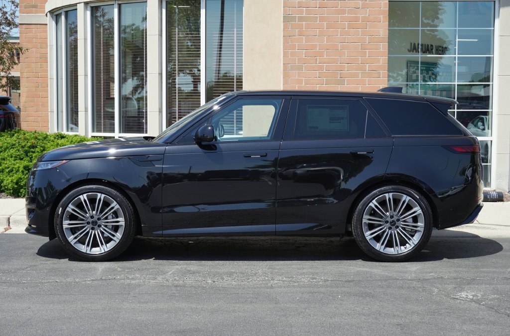 New 2026 Land Rover Range Rover Sport Dynamic SE AWD/4WD image 2