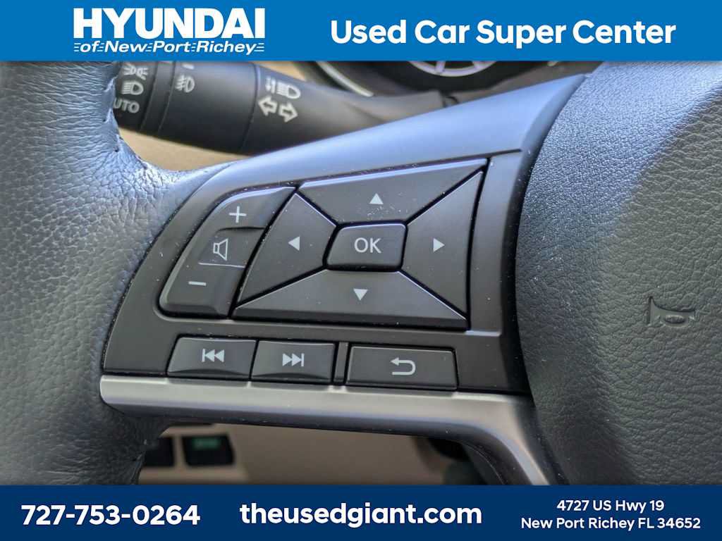 Used 2017 Nissan Rogue SL w/ SL Premium Package FWD image 34