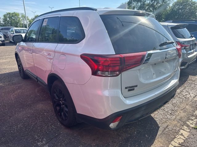 Used 2018 Mitsubishi Outlander SE FWD image 3