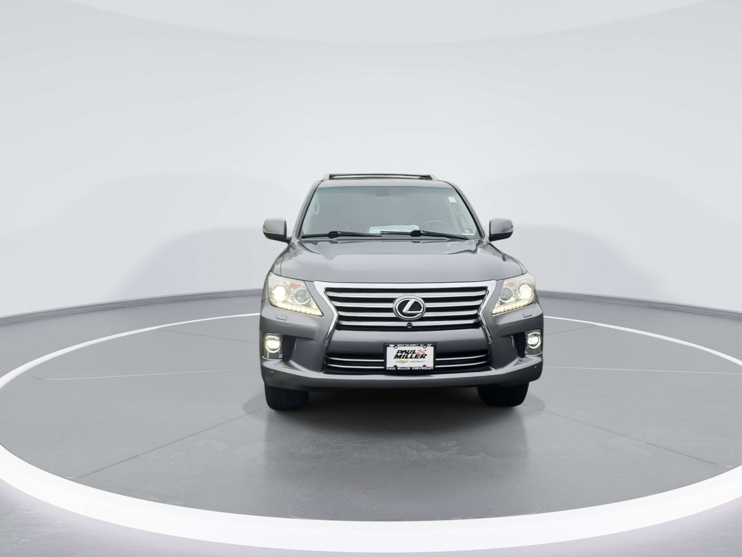 Used 2015 Lexus LX 570 4WD w/ Luxury Package image 3