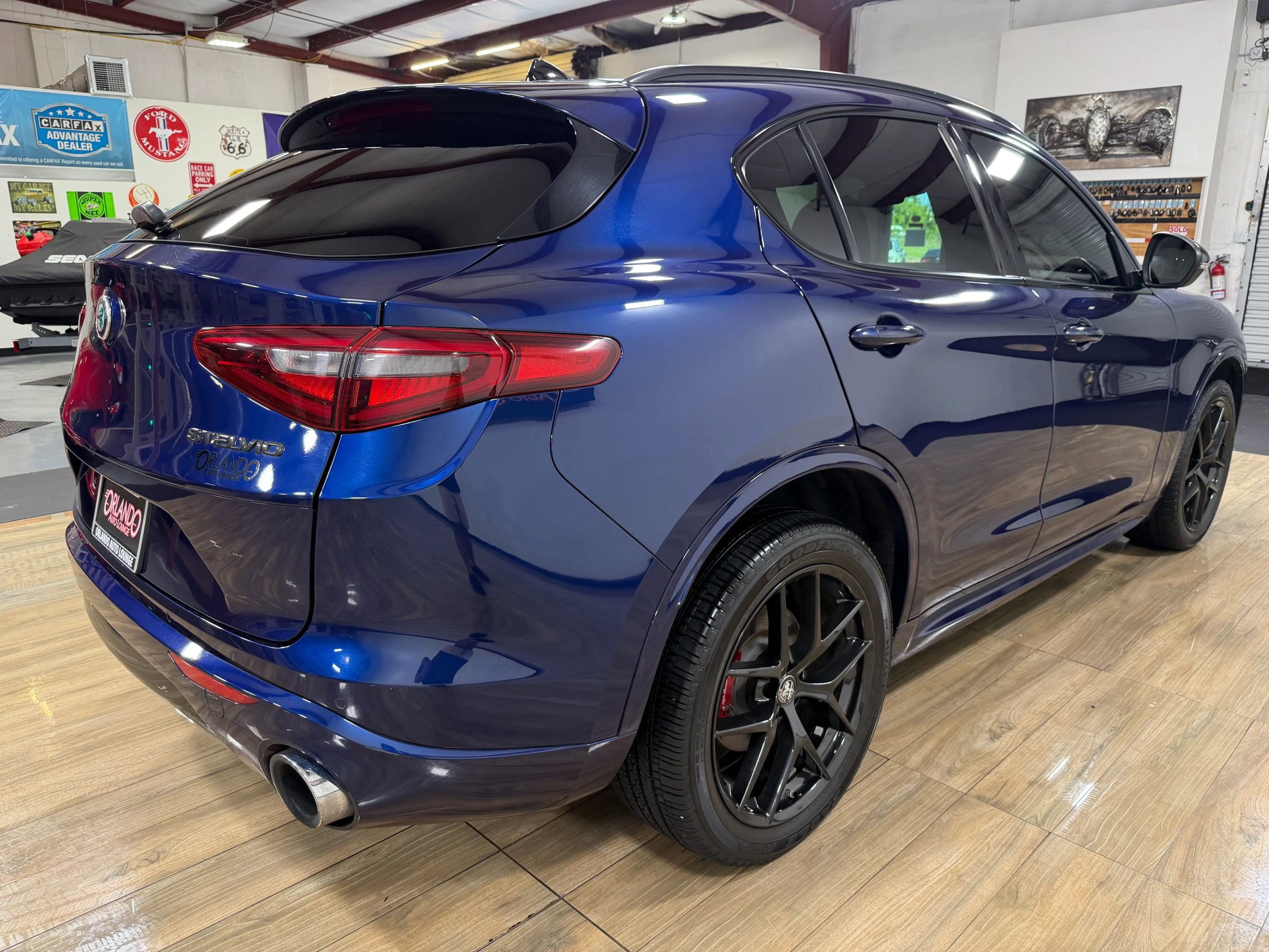 Used 2021 Alfa Romeo Stelvio Ti w/ Nero Edizione image 5