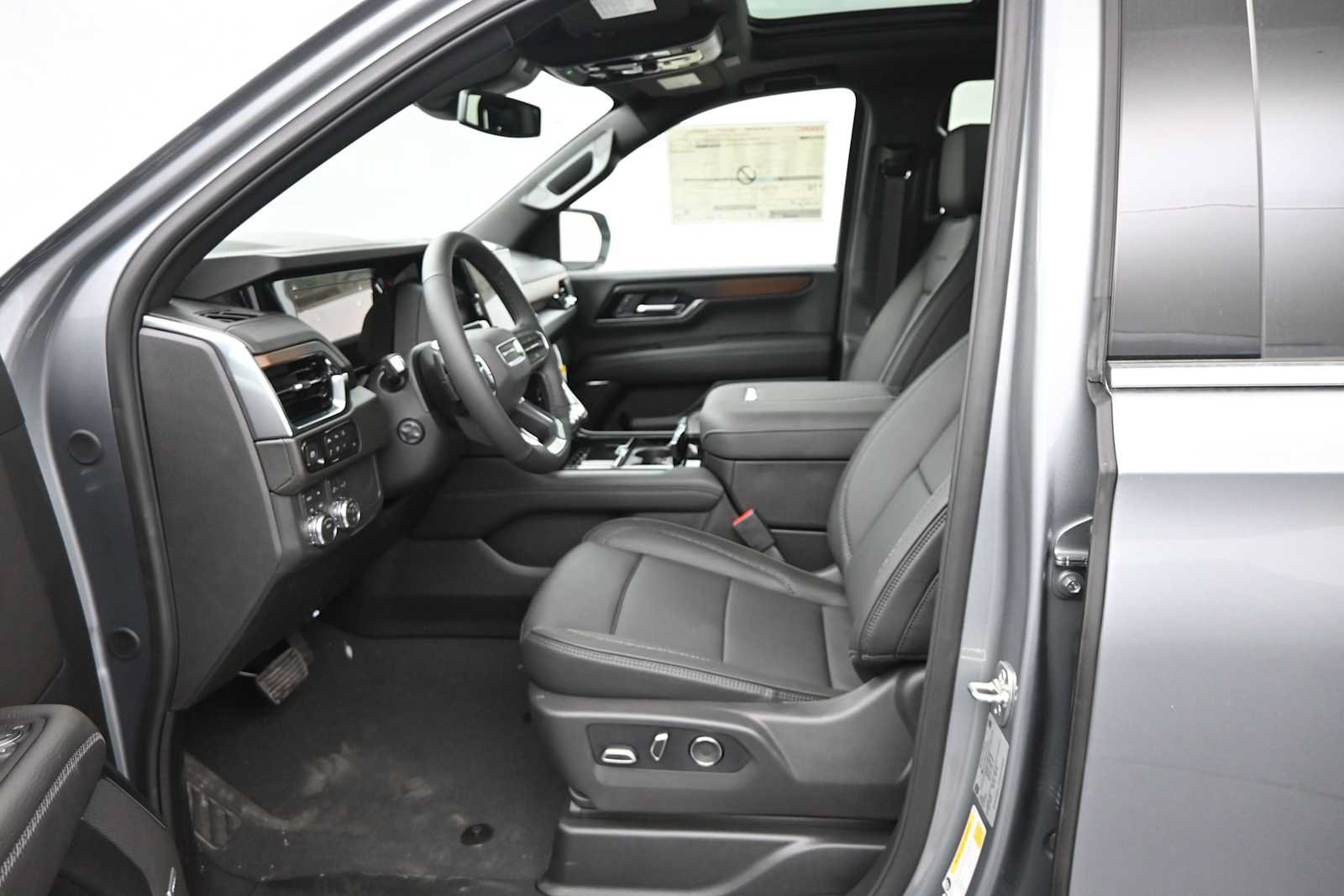New 2026 GMC Yukon Denali w/ Sun & Power Step Package AWD/4WD image 12