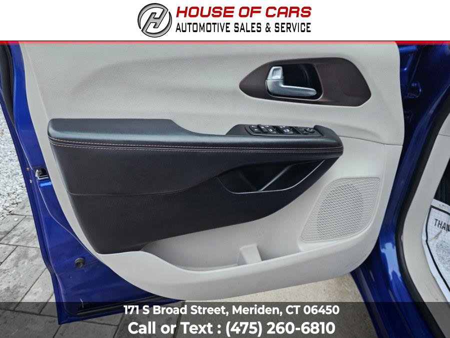 Used 2019 Chrysler Pacifica Touring-L w/ Advanced Safetytec Group image 55