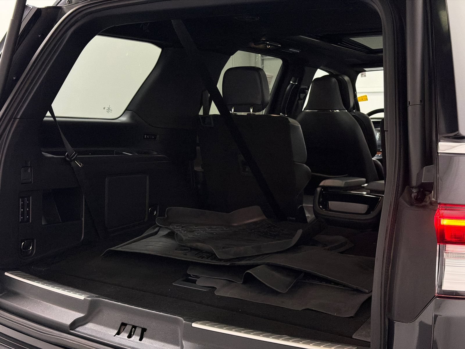 Used 2023 Lincoln Navigator Reserve AWD/4WD image 8
