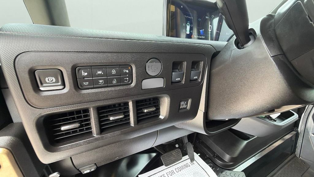 Used 2024 Chevrolet Brightdrop 600 w/ Commercial Equipment Package AWD/4WD image 19