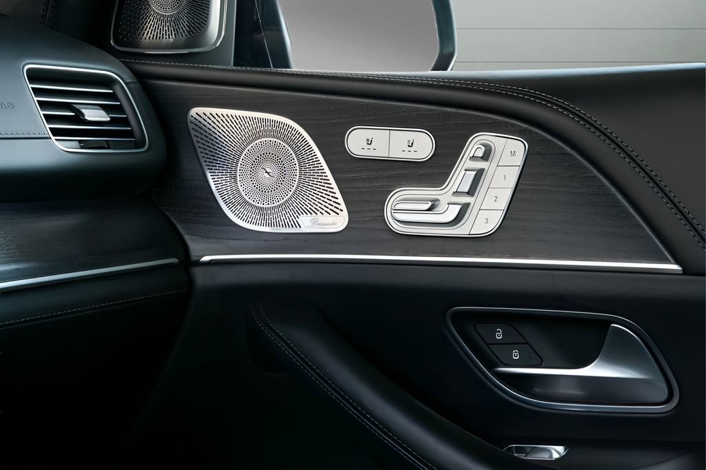 Used 2023 Mercedes-Benz Maybach GLS 600 4MATIC image 75