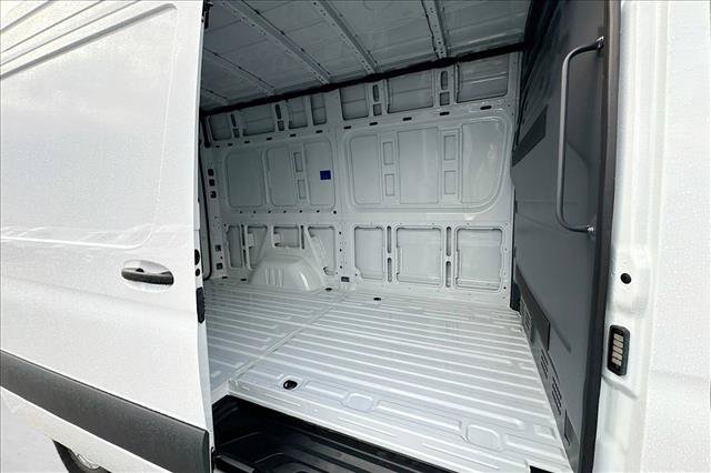 New 2026 Mercedes-Benz Sprinter 2500 image 22