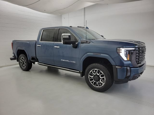 Used 2024 GMC Sierra 2500 Denali Ultimate w/ Max Trailering Package AWD/4WD image 4