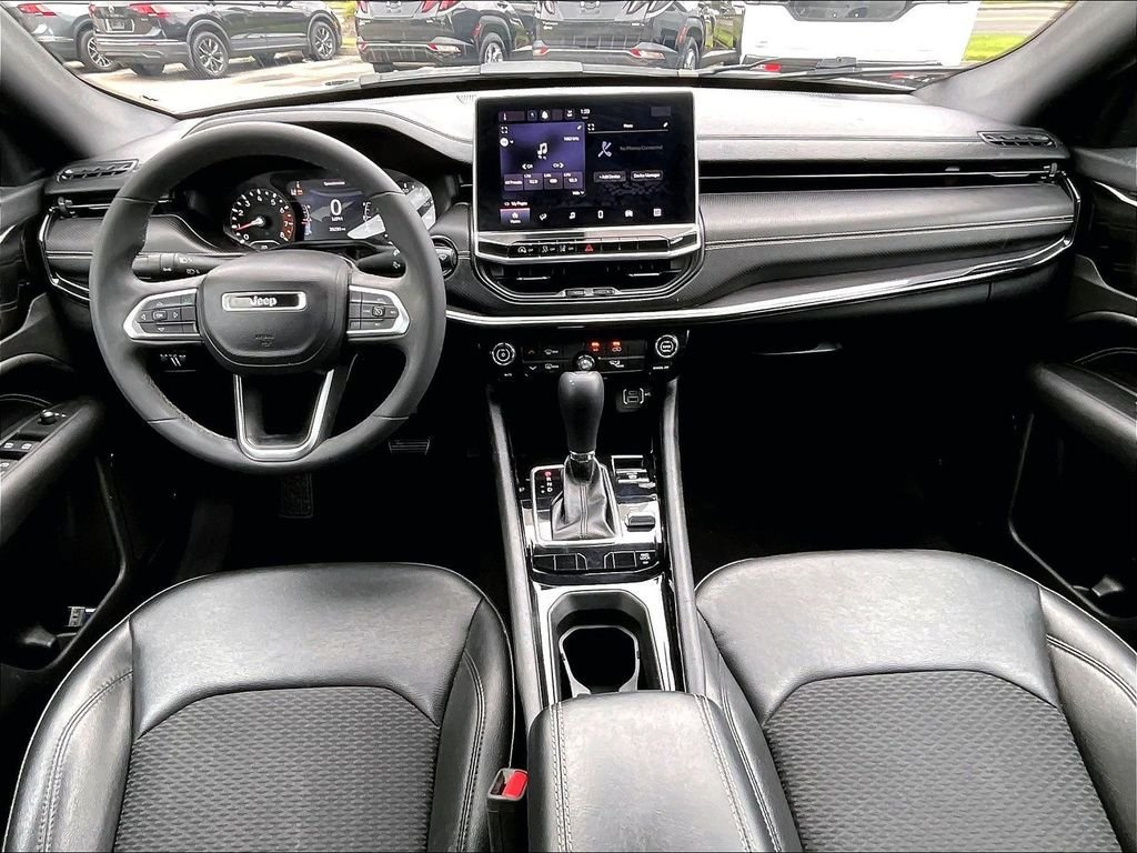 Used 2022 Jeep Compass Latitude AWD/4WD image 21