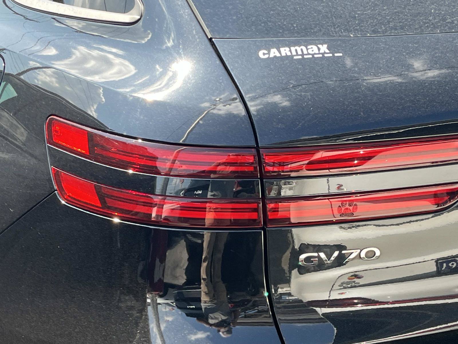 Used 2022 Genesis GV70 3.5T Sport w/ Sport Advanced Package AWD/4WD image 6
