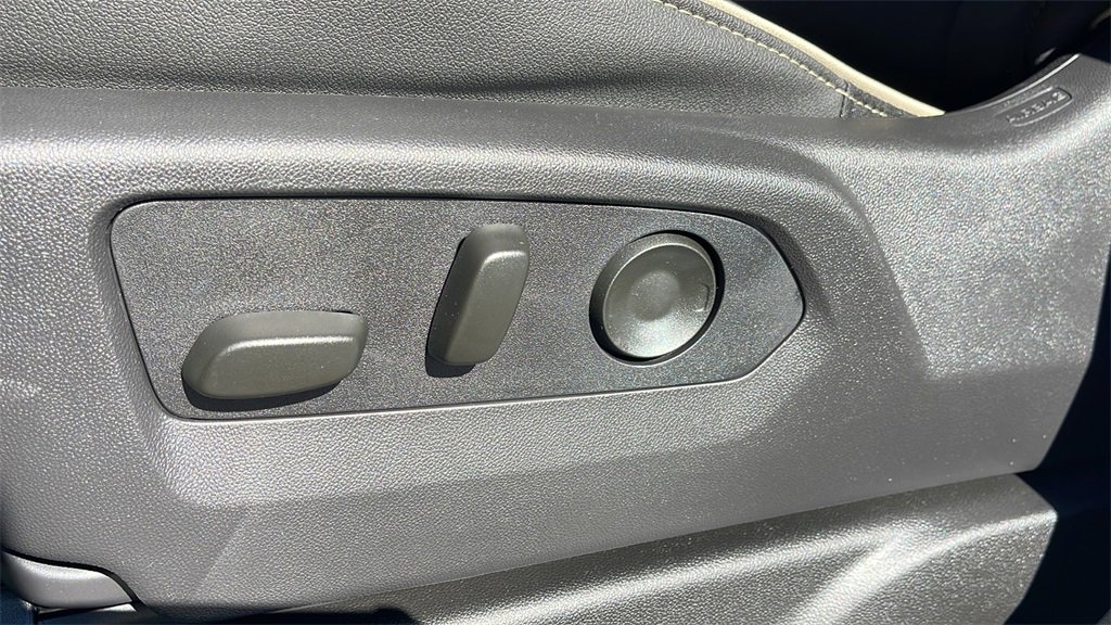 New 2026 GMC Yukon Elevation image 11