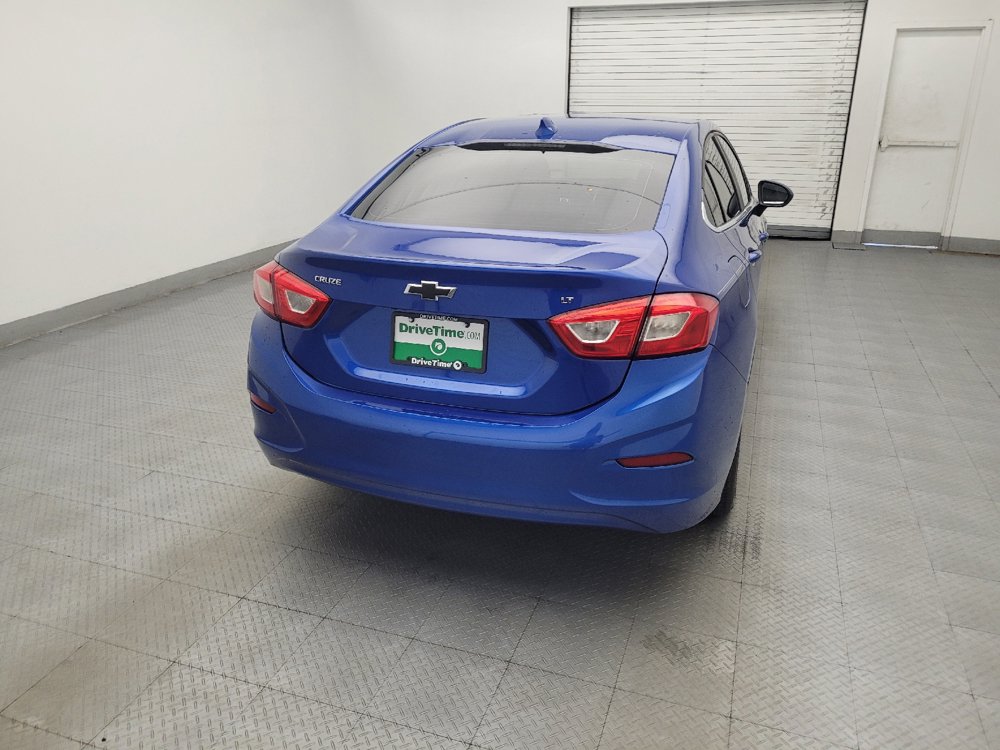 Used 2018 Chevrolet Cruze LT w/ Sun And Sound Package FWD image 7